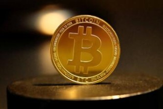 比特币多少倍_btc价格今日行情K线_bitcoin2025年预测什么价格